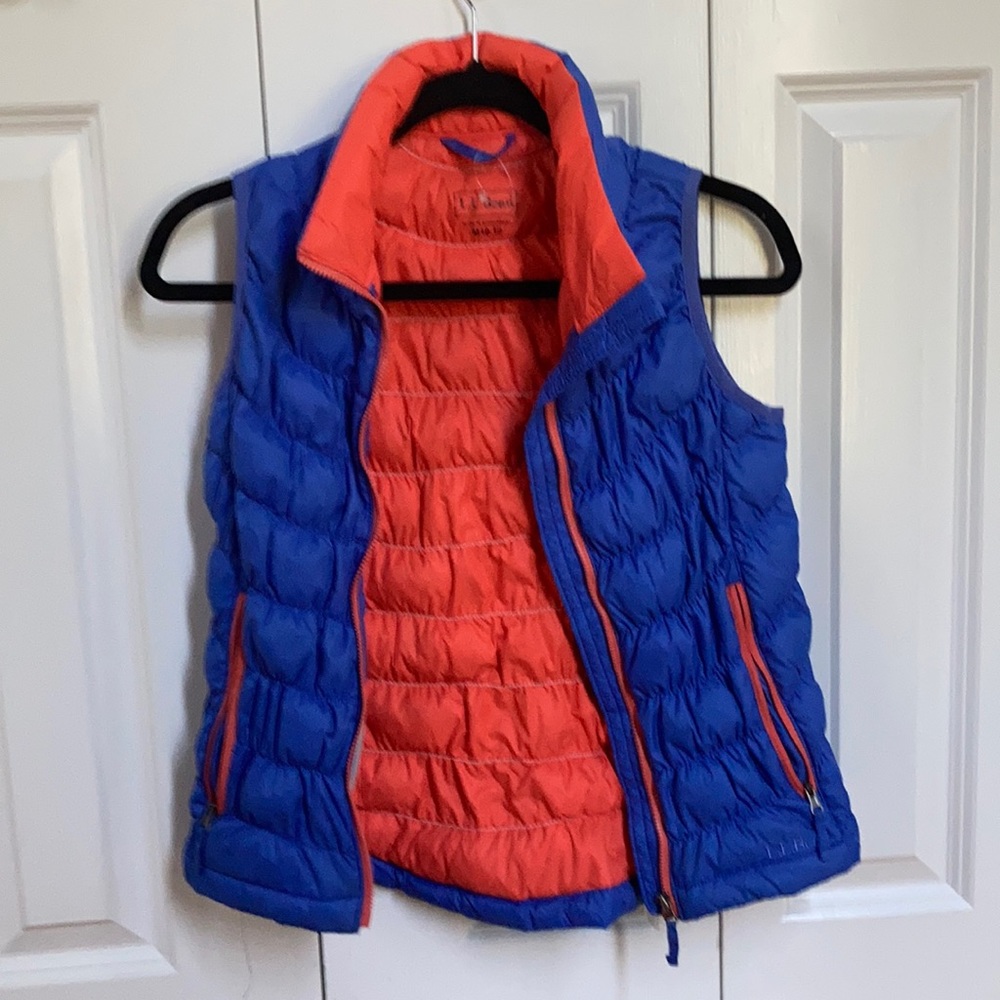 I’m selling a girls l.l.Bean vest (no rips/stains)